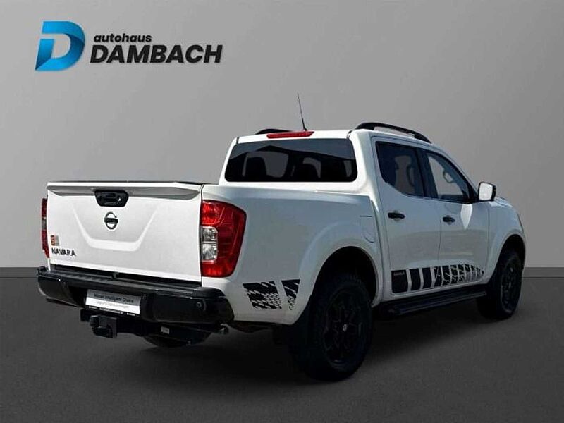 Nissan Navara NP300 N-Guard Double Cab 4x4