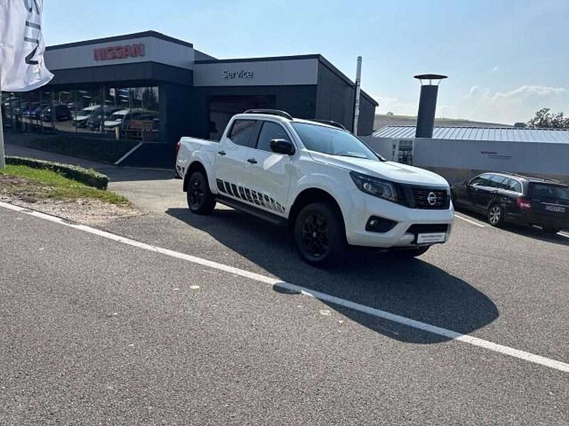 Nissan Navara NP300 N-Guard Double Cab 4x4